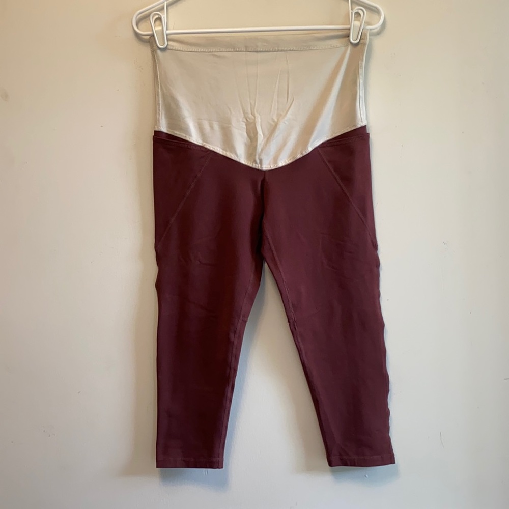 Maternity crop leggings